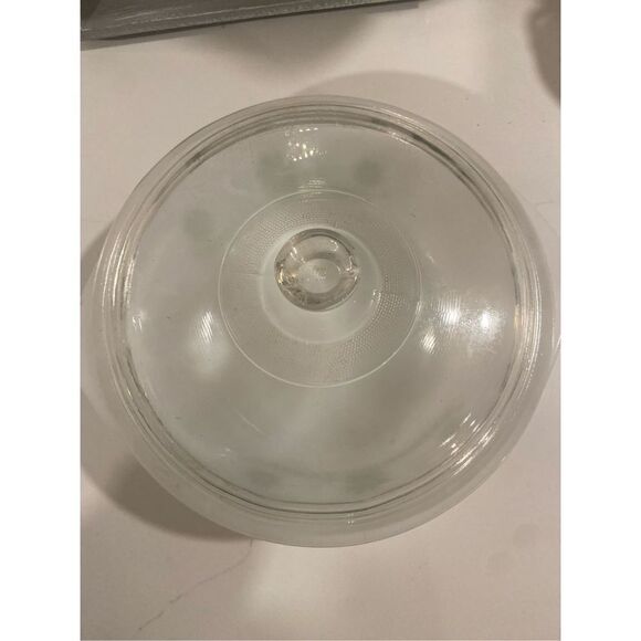 GLASBAKE Vintage 2 Quart Casserole Dish with Lid Green Daisy Milk Glass - Picture 2 of 5